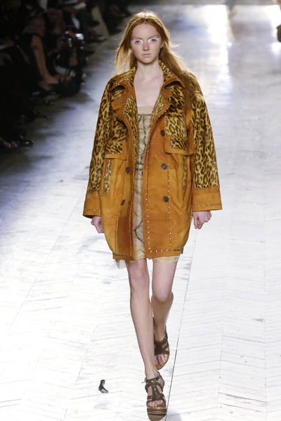 Look 30